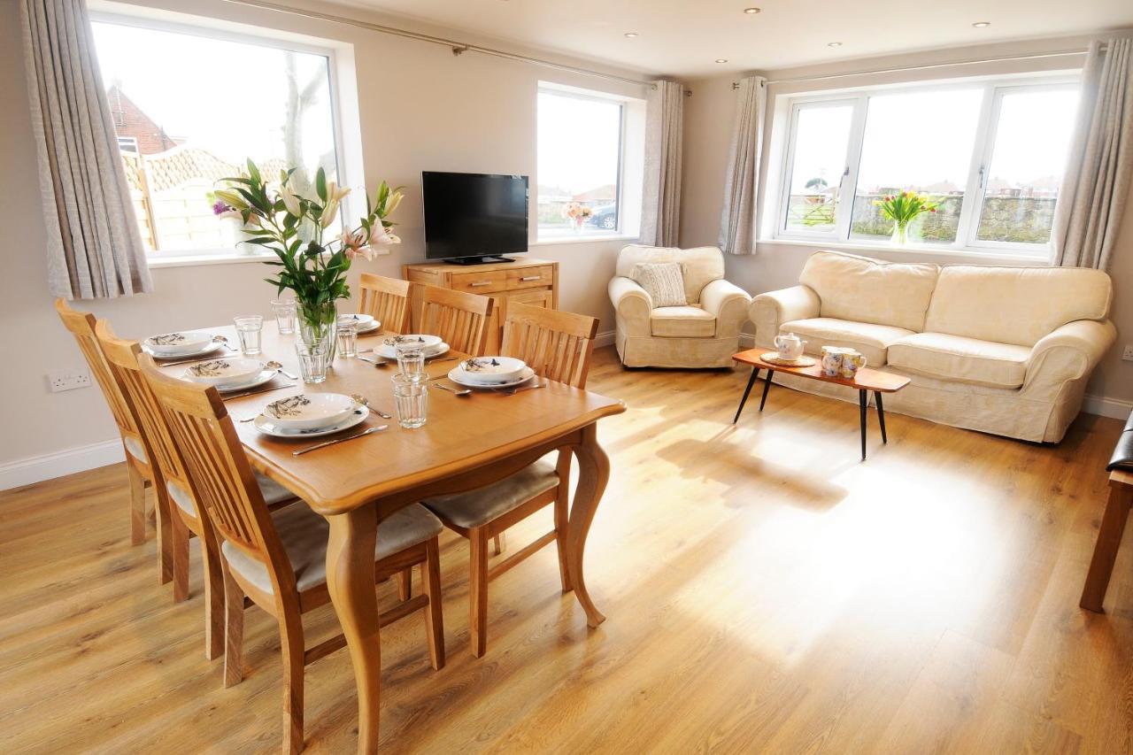 Whitby Spacious Rugby Field Cottage With Off-Street Parking And Ev Fast Point For Electric Cars Εξωτερικό φωτογραφία