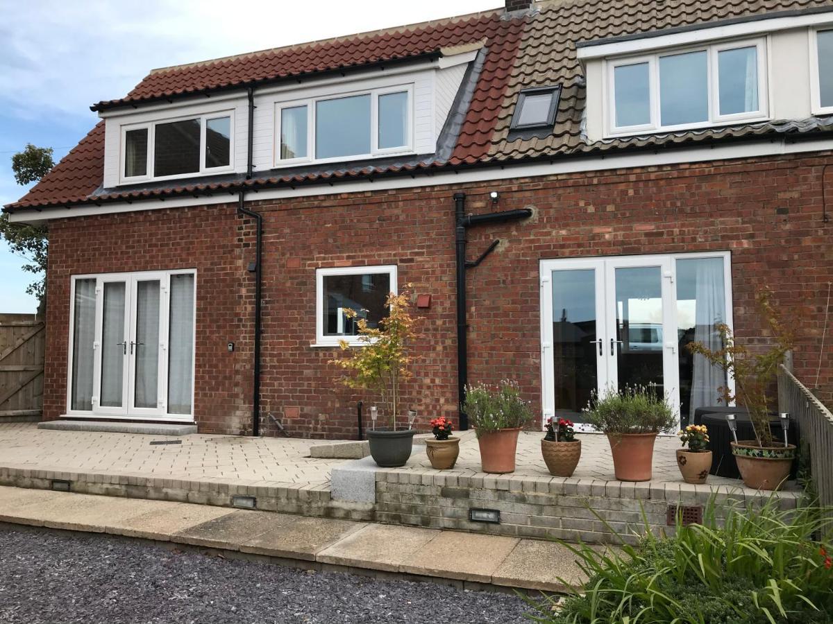 Whitby Spacious Rugby Field Cottage With Off-Street Parking And Ev Fast Point For Electric Cars Εξωτερικό φωτογραφία