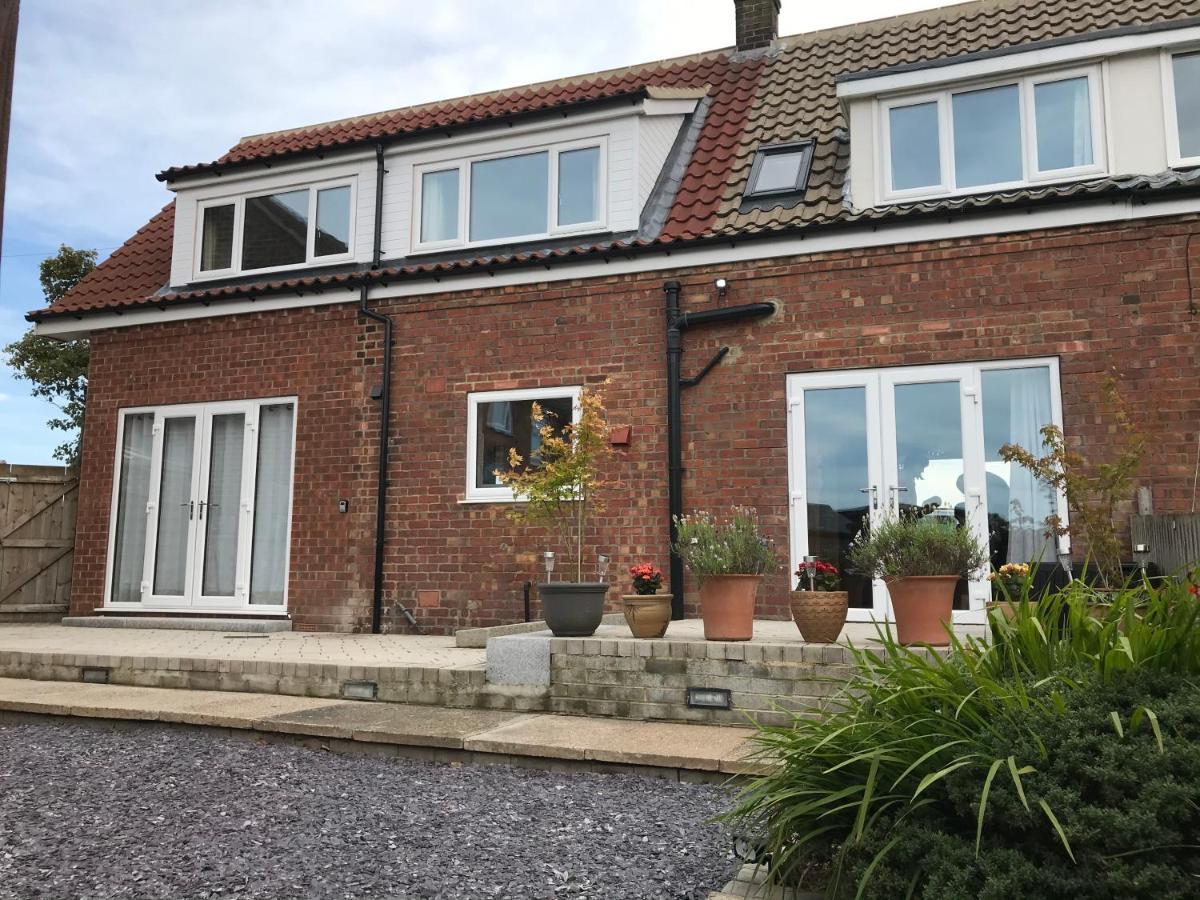 Whitby Spacious Rugby Field Cottage With Off-Street Parking And Ev Fast Point For Electric Cars Εξωτερικό φωτογραφία