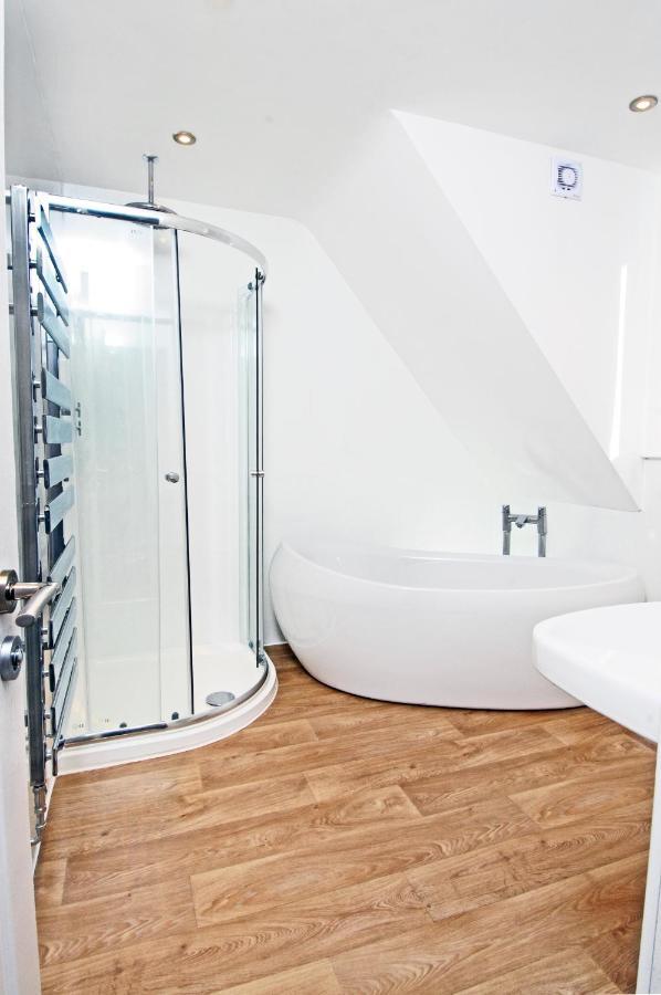 Whitby Spacious Rugby Field Cottage With Off-Street Parking And Ev Fast Point For Electric Cars Εξωτερικό φωτογραφία