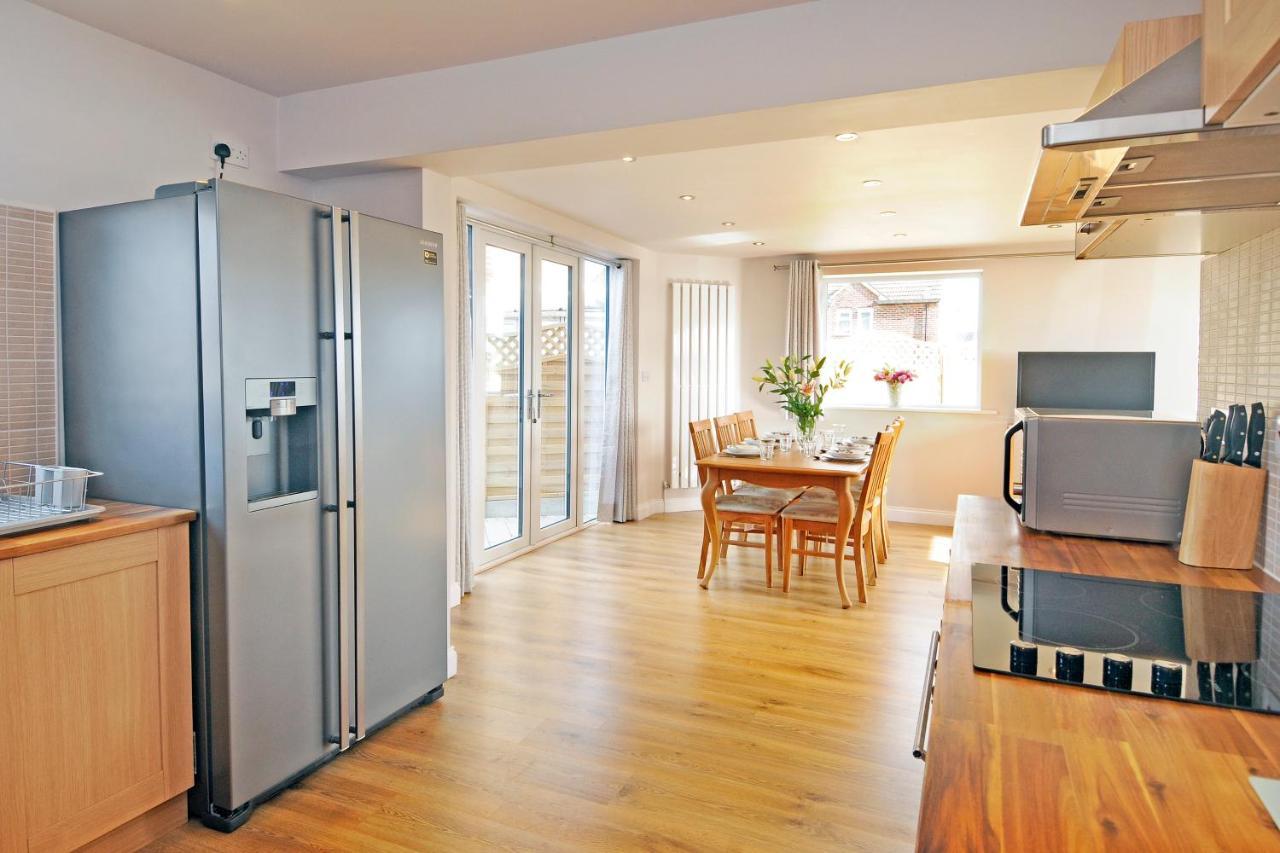 Whitby Spacious Rugby Field Cottage With Off-Street Parking And Ev Fast Point For Electric Cars Εξωτερικό φωτογραφία