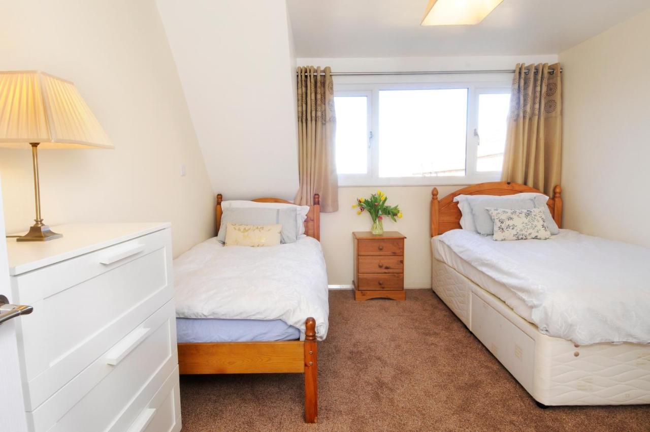 Whitby Spacious Rugby Field Cottage With Off-Street Parking And Ev Fast Point For Electric Cars Εξωτερικό φωτογραφία